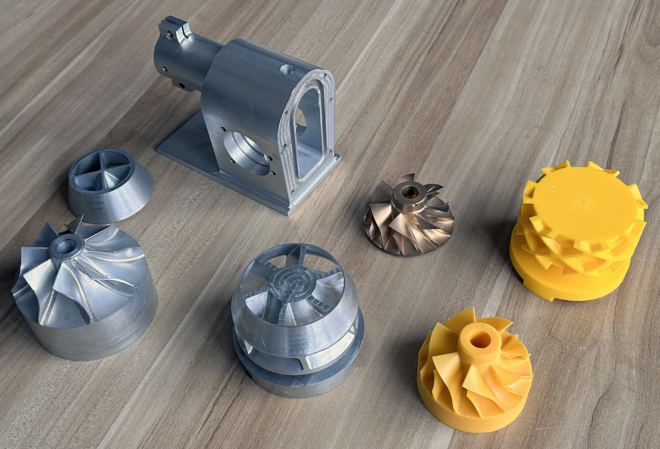 桌面式緊湊型五軸加工中心